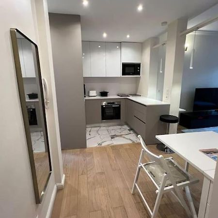 Charmant Appartement Alesia Parijs Buitenkant foto