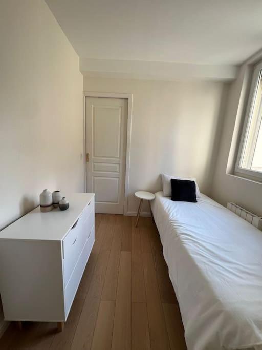 Charmant Appartement Alesia Parijs Buitenkant foto